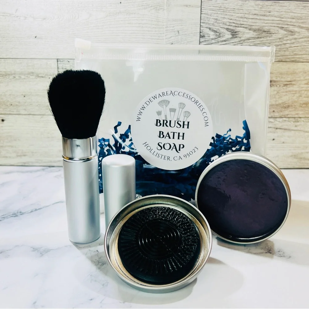MakeUp Brush Cleaner Soap Kit - Travel Bag with Brush, Soap and Cleaner Tin